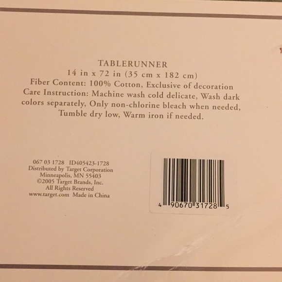 Fieldcrest Classic Tablerunner - Picture 11 of 12